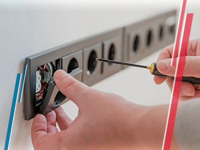 Servicio de electricidad Manos arreglando electrico