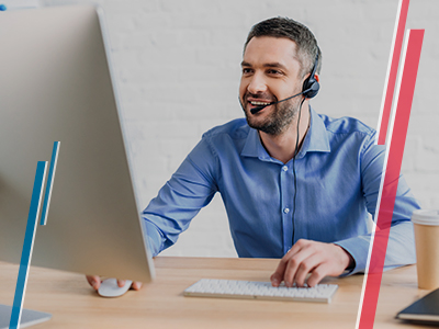 asistencia mensajes urgentes Hombre en videollamada