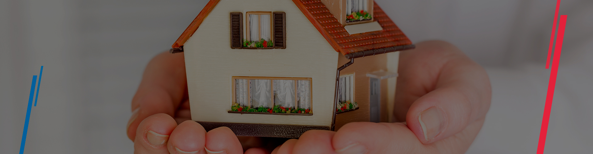 Asistencia Hogar Manos sujetando casa